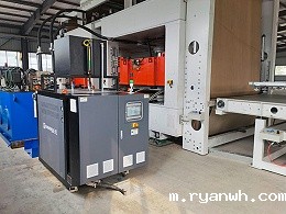 汽车内外饰生产，热压板成型油加热器助您控温