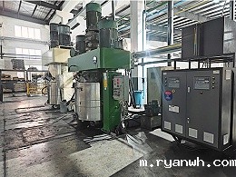 新材料成型模温机精确控制反应釜内温度