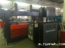 光伏层压机导热油加热系统工作原理