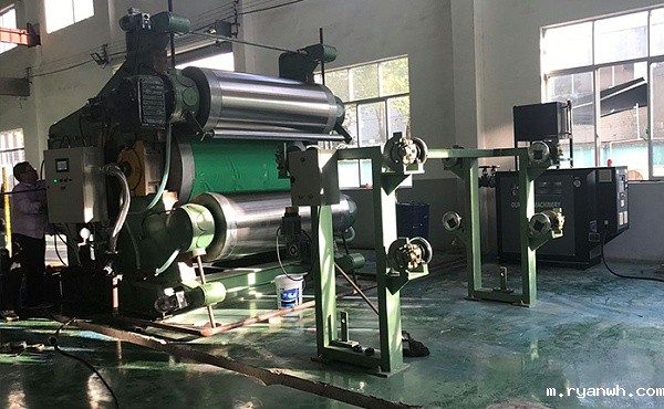 模温机使用现场是否可以移动