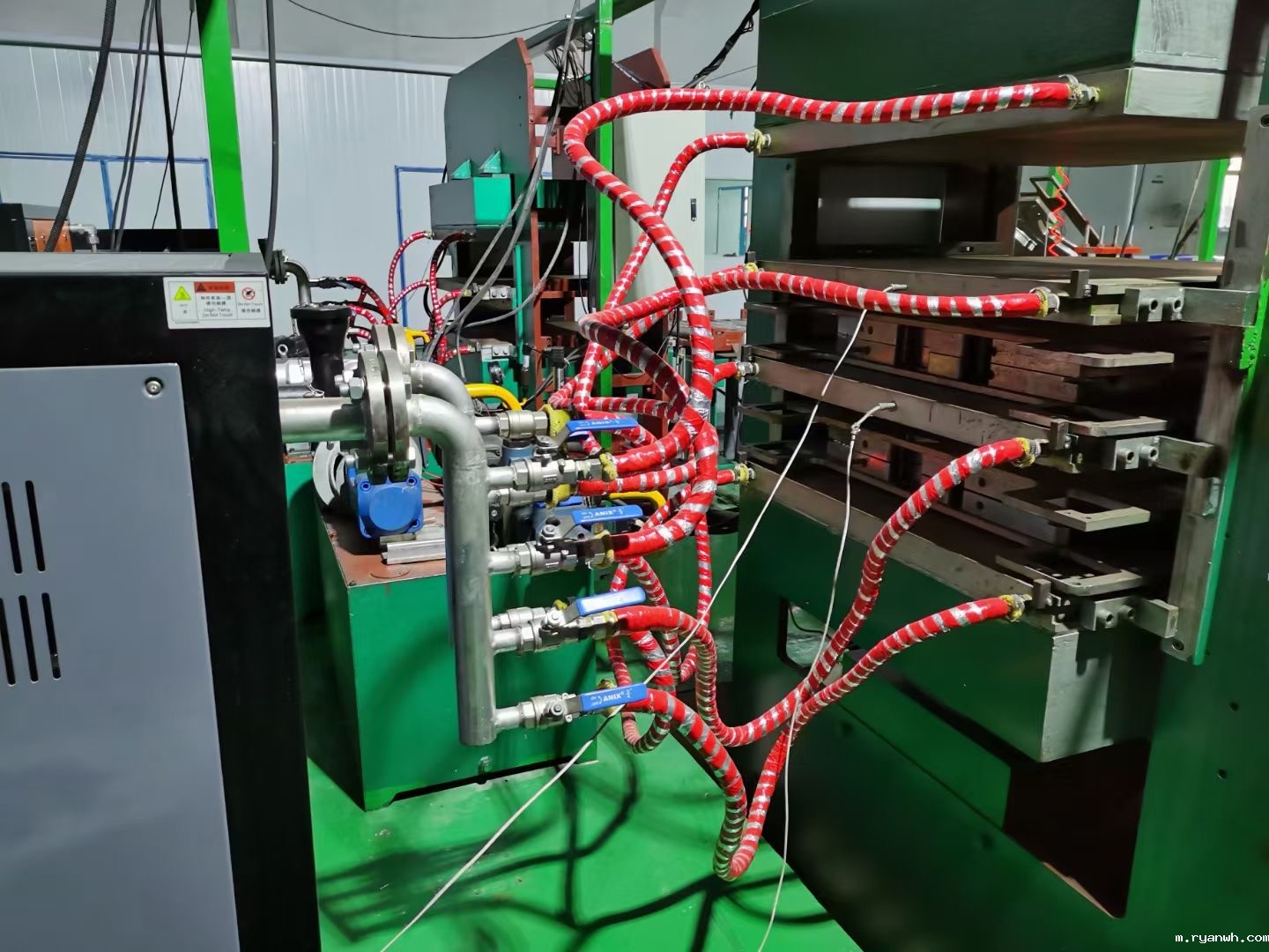 模温机快速接头的种类、功能及注意事项