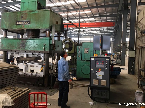 模温机厂家哪家专业，「必威app精装版苹果版下载安装教程」13年的专业给你保障