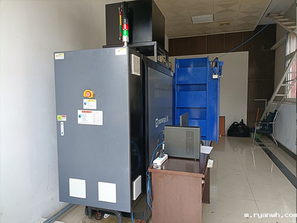 覆铜板专用模温机精准控温，易于操作