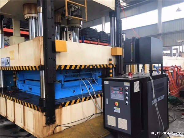 高温油温机在汽车隔热垫湿法成型中的温度控制