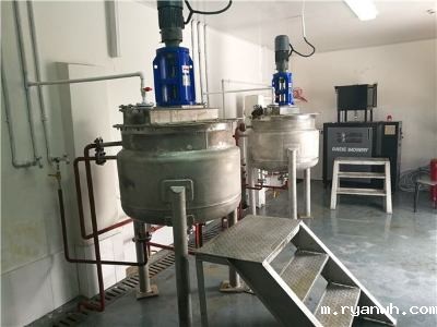 连续搅拌电加热反应釜的温度，「必威app精装版苹果版下载安装教程机械」实现智能控制