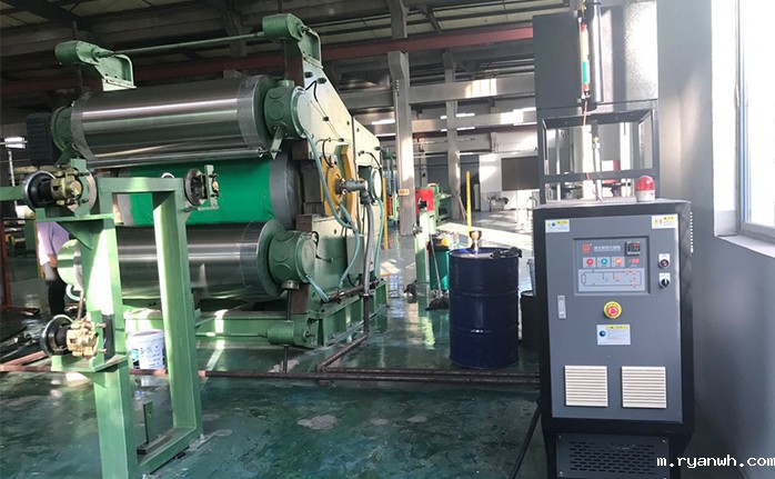 模温机使用现场是否可以移动