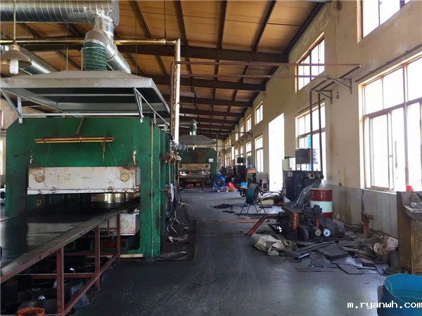 平板硫化控温方式哪种好？运油式模温机选「必威app精装版苹果版下载安装教程机械」